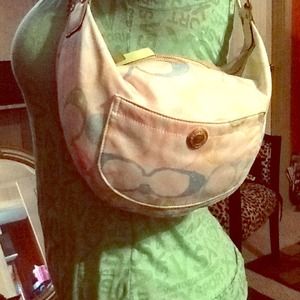 AUTHENTIC Coach purse👛💕SOLD💜💚SOLD