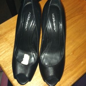 BCBG black open toe shoe