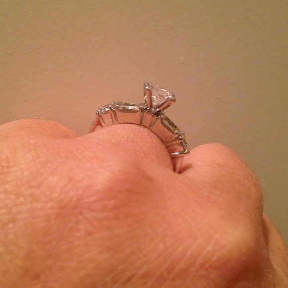 💍Ring!! - Picture 2 of 3