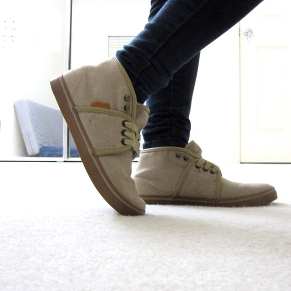 📦SOLD📦Vans "Camryn" Sneakers