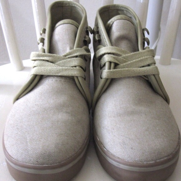 📦SOLD📦Vans "Camryn" Sneakers - Picture 2 of 3