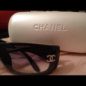 CHANEL sunglasses 😎