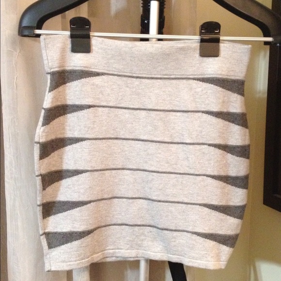 *SOLD IN BUNDLE* - Picture 2 of 2