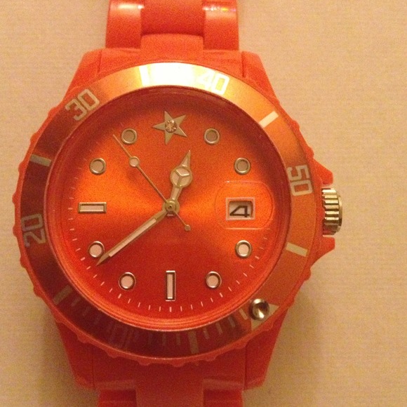 Watch - Picture 3 of 4