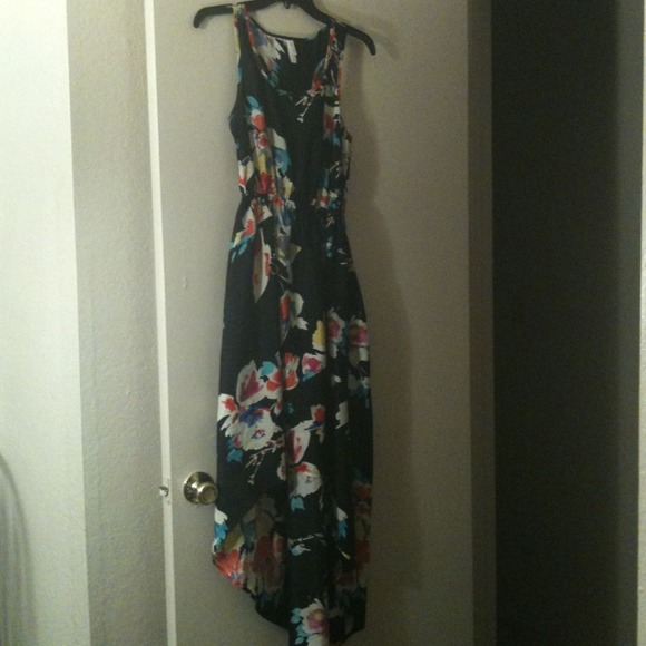 Black 🌺flowery🌺high to low dress