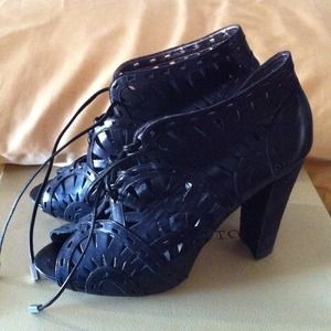 Black Vince Camuto stylish heels