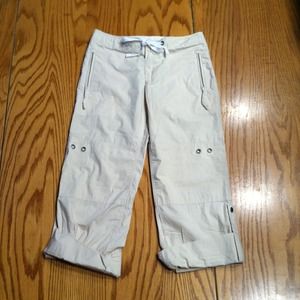 GAP Pants - NWOT! GAP Khaki Capris GAP Pants - NWOT! GAP Khaki Capris