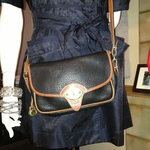 ~Vintage Dooney & Bourke Crossbody Handbag~👛👜💄