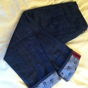 Dark wash capri jeans with skull print inside