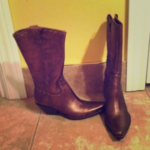 New BCBGirls brown boots