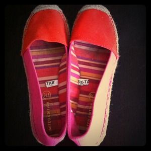 Color block canvas shoes