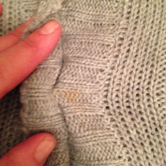 Horrible sweater from khey!!!!! Beware!!!! - Picture 4 of 4