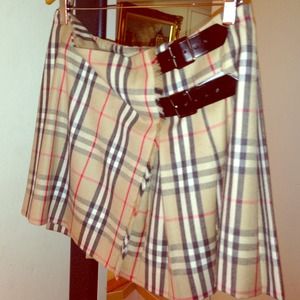 Burberry classic skirt