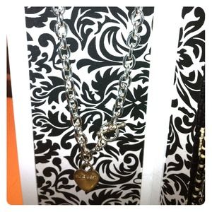 Nine West Tiffany style necklace