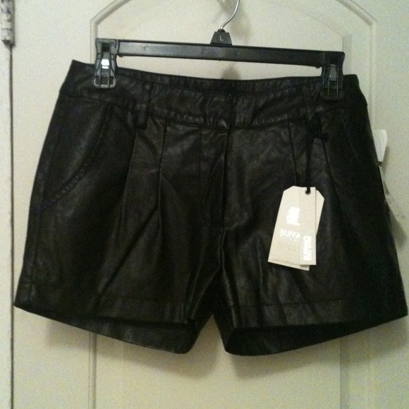 BUFFALO black faux leather 2 pocket shorts