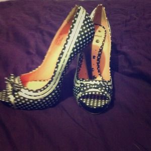 Not Rated navy and Polk-a-dot pumps