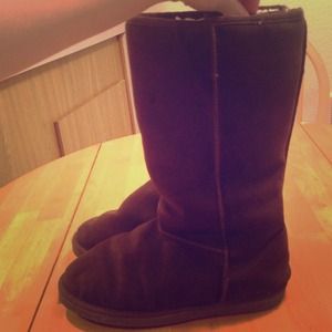 Comfy brown boots
