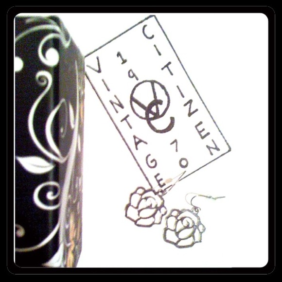 Brand New! Flower Earrings by Vintage Citizen
