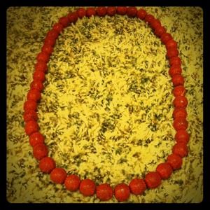 ✋BUNDLED✋Unique etched red beaded necklace