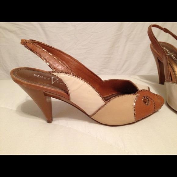 🚫Sold🚫Vince Camuto peep toe gold trim heels - Picture 2 of 4