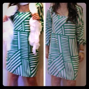 Dresses & Skirts - Very pretty print shift dress chic and classy Dresses & Skirts - Very pretty print shift dress chic and classy
