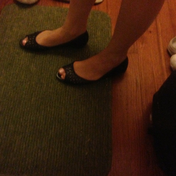 ❌SOLD❌Circa Joan&David Peep Toe Flats in Black - Picture 2 of 4