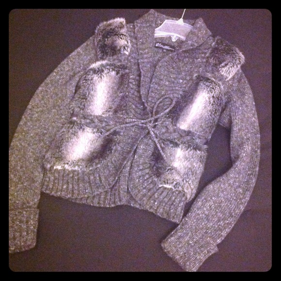 BUNDLE Nice two sweaters