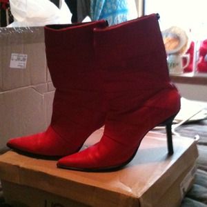 Hot red boots!