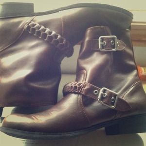 Brown American Eagle moto boots