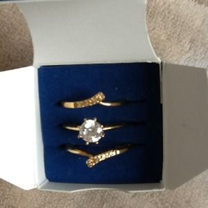 SOLD   AVON SOLITAIRE RING WITH JACKET SET, size 9
