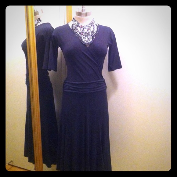 BCBGmaxazria black hip fitted dress - Picture 1 of 1