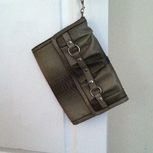 Cute olive green clutch!