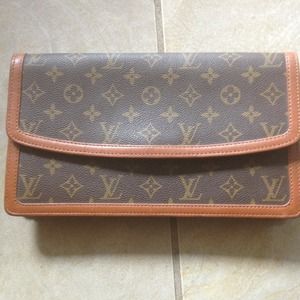 Louis Vuitton Handbags - Louis Vuitton mono. Pouchette Dame clutch Vintage Louis Vuitton Handbags - Louis Vuitton mono. Pouchette Dame clutch Vintage