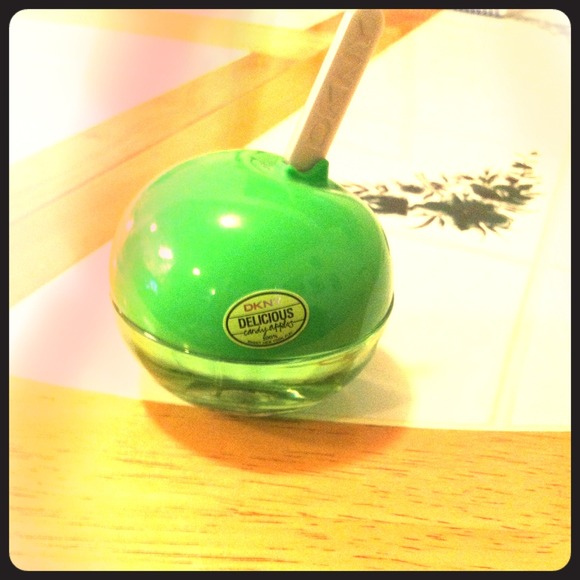 DKNY delicious apple perfume