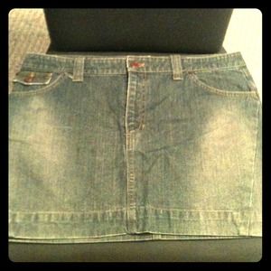 REDUCED! Denim skirt (14 inches). Great condition.