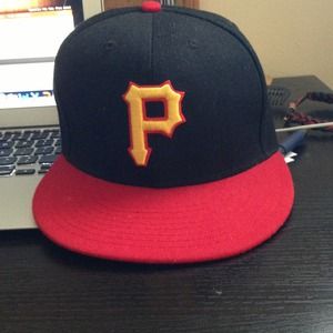 Pittsburgh Pirates Fitted Cap Authentic Collection