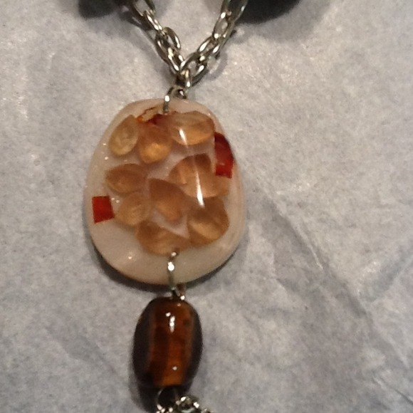 💋💋HOST PICK💋💋NECKLACE WITH TINY SHELLS💛💙💜 - Picture 2 of 4