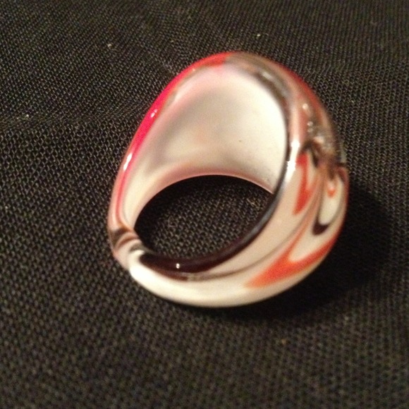 Glass ring - Picture 2 of 2