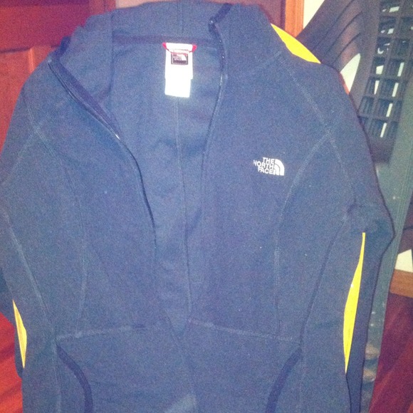 Women's Northface Fleece With Hood