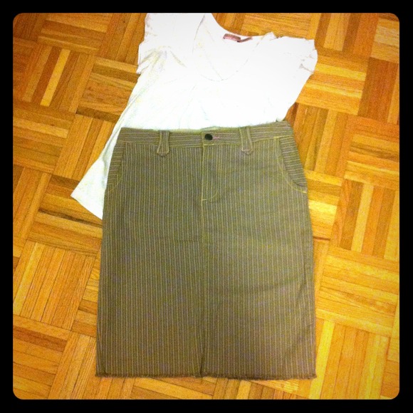 ⭐️ American Eagle Striped Skirt