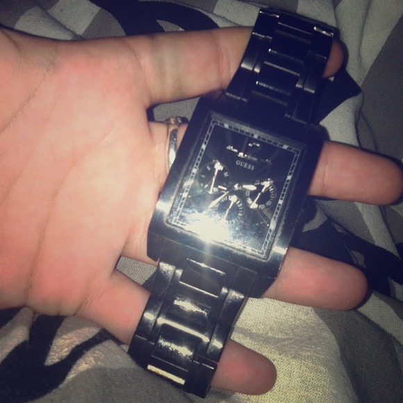 MENS GUESS WATCH