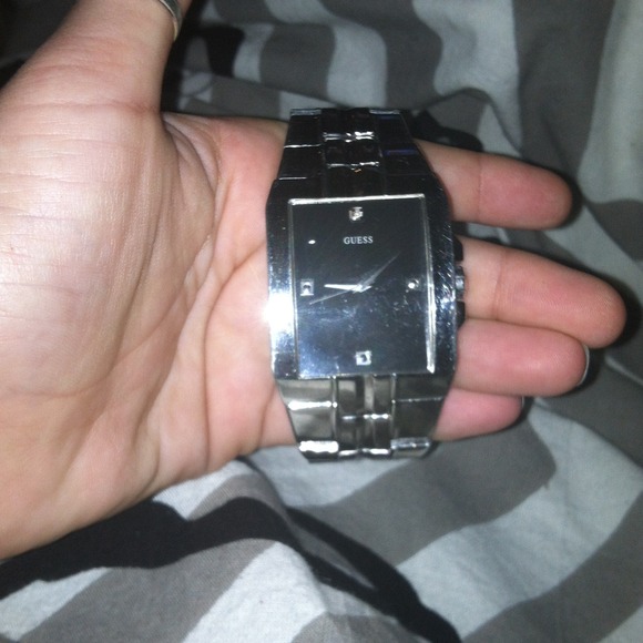 MENS GUESS WATCH
