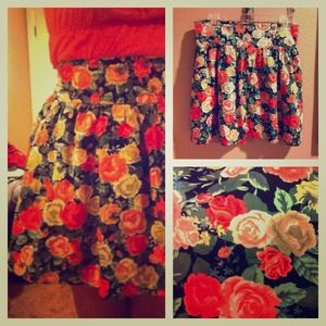 High waisted floral print skirt