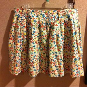 High-waisted floral skirt