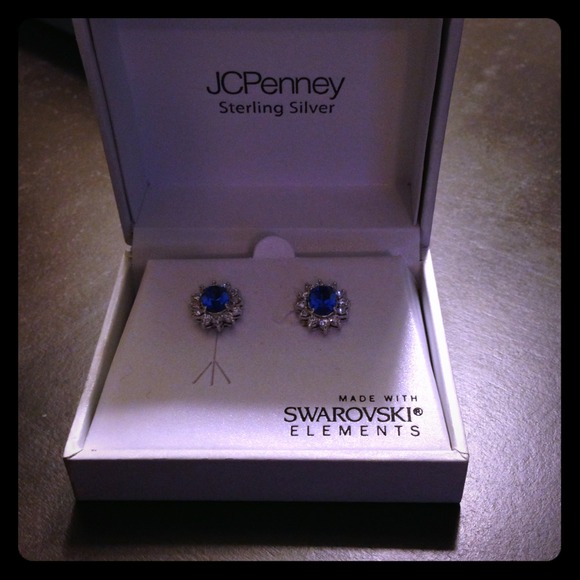 Earrings with Swarovski elements