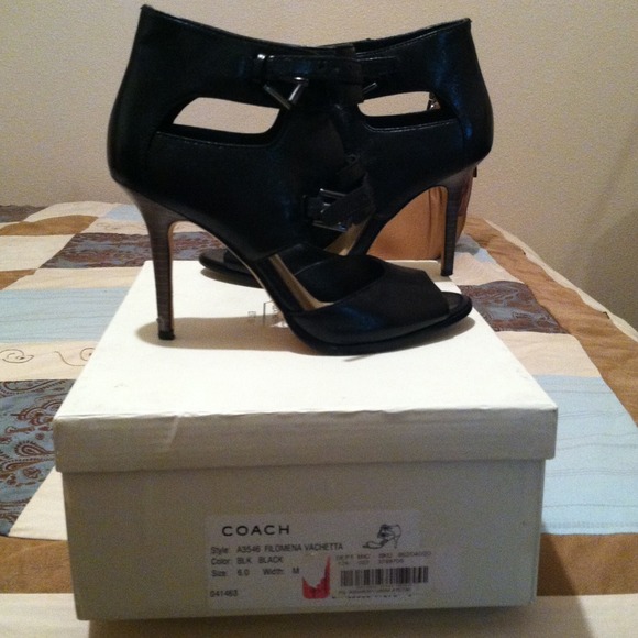 Size 6 authentic Coach shoes