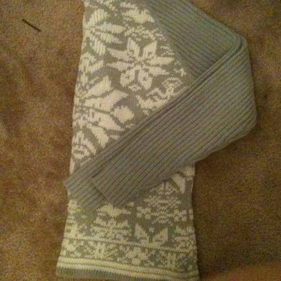 Snowflake sweater - Picture 2 of 2