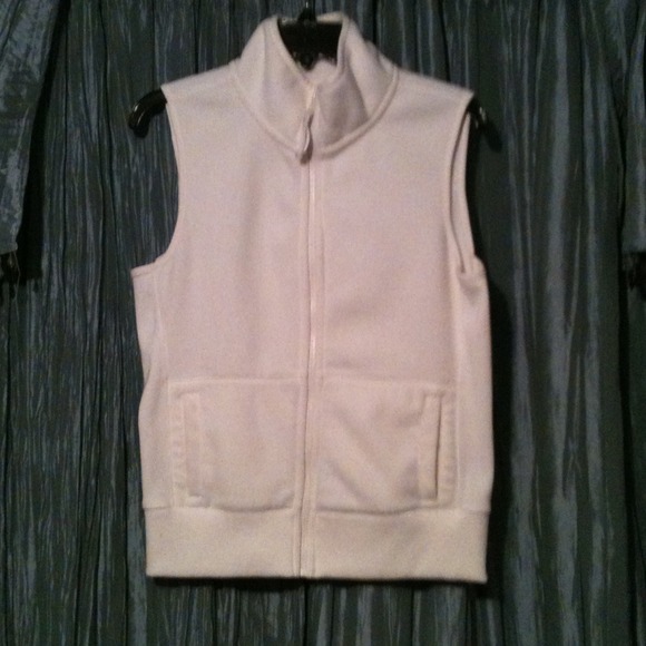 Ivory Old Navy Fleece Vest