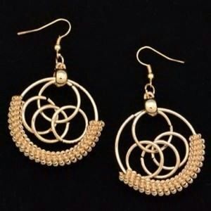 Gold round earrings