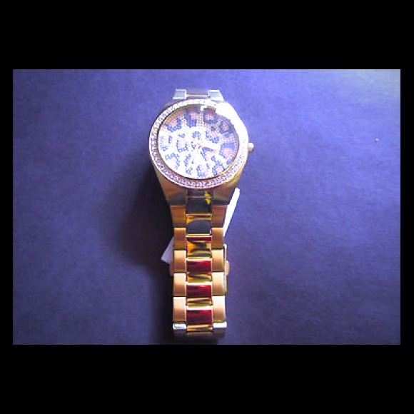 ❌❌SOLD❌❌Guess Womens Watch